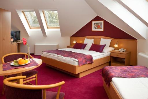 Hotel Kálvária - Housity