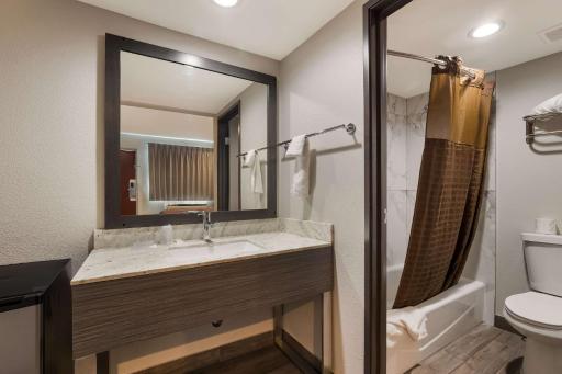 Rodeway Inn San Bernardino & Redlands - Housity