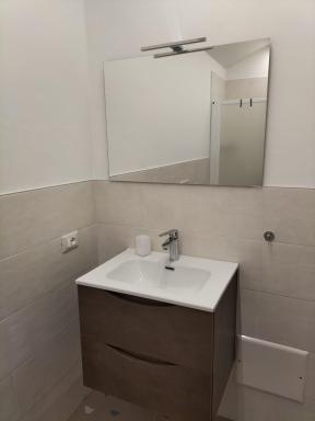 Bevi e Dormi - Housity