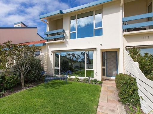 Seaviews Mornington - Housity
