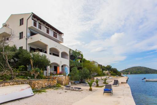 Adria Maja apartmani Luka Dubrava - Housity