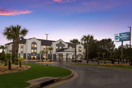 Best Western Bradbury Inn & Suites - Housity