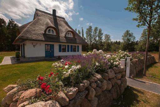 Forsthaus, exclusives 5-Sterne Reetdachhaus für 6 Personen in Fuhlendorf - Housity