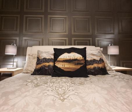 Spacious house City skyline and mountain views close too belfast centre and airports free parking - Housity