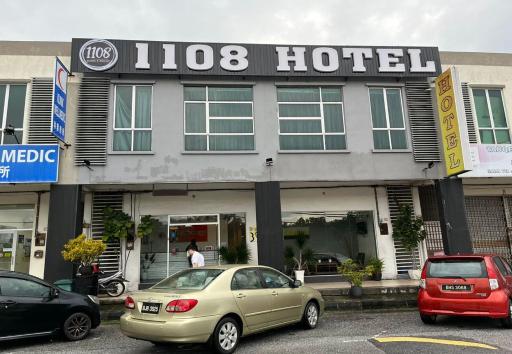 1108 Hotel Sungkai - Housity