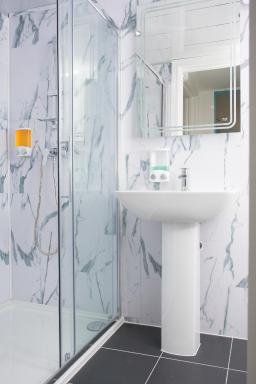 Heathrow Windsor Apart Hotel - Housity