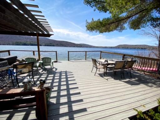 The Sunapee House and Sunapee Hideaway - Housity
