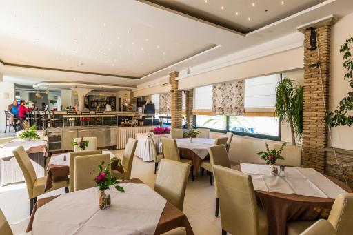 Zante Plaza Hotel & Apartments - Housity