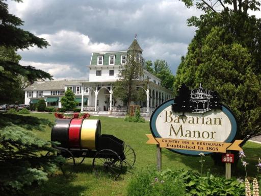 The Bavarian Manor Hotel - Housity