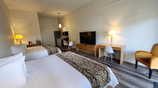 The Cedars Inn Hotel & Convention Centre - Housity