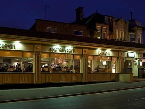 Orchard Park Hotel - Housity