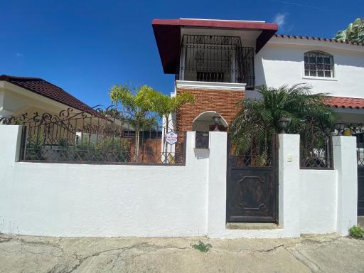Maravillosa casa en Gurabo - Housity
