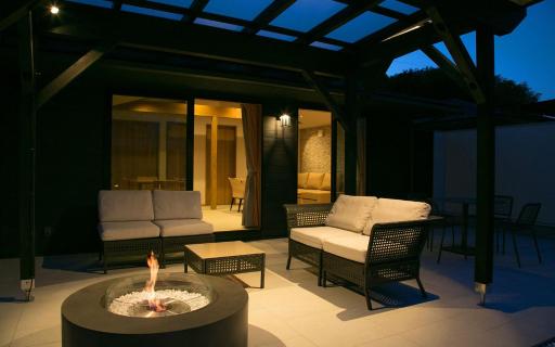 Mezzo ALL SUITE VILLAS - Housity