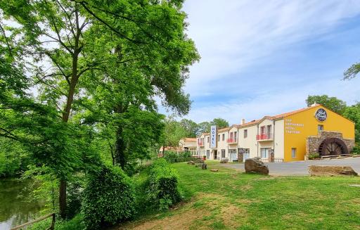 Hotel Pont De Senard - Housity