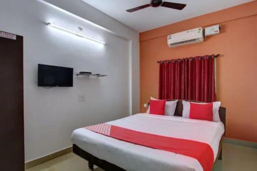 STAYMAKER Hotel Shantala Suratkal - Housity