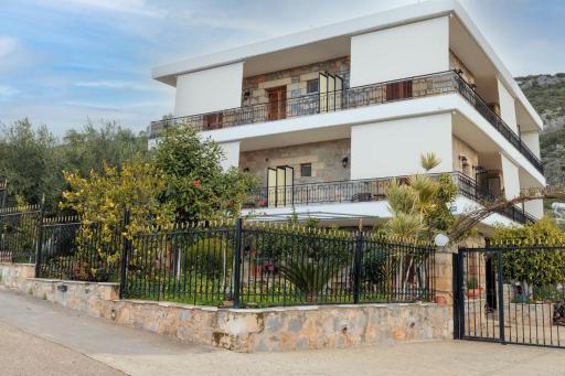 Paradeisos - Housity