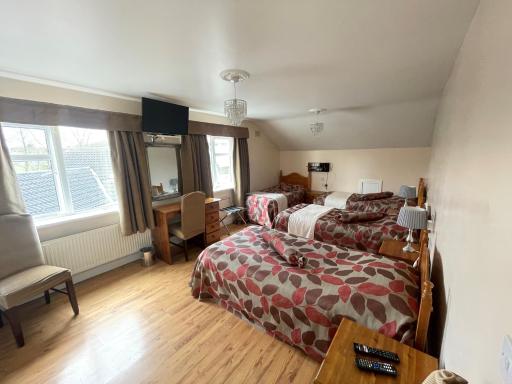 GoldenDawn Guest House - Housity