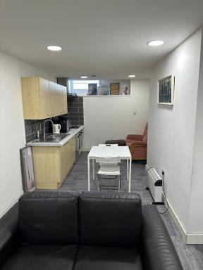 Huddersfield One Bedroom Apartment - Housity
