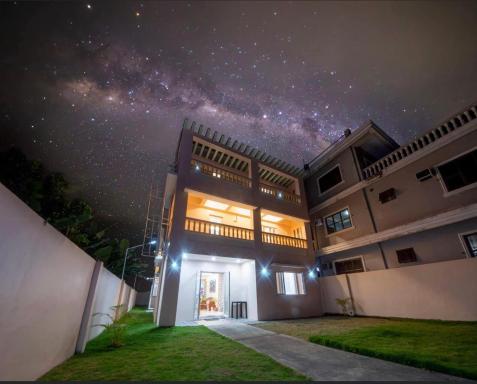 PenMaya Hometel - Housity