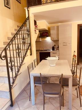 LA CASA TRA GLI ULIVI - Housity