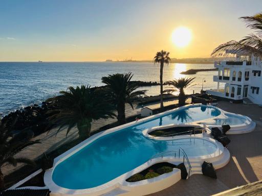 penthouse over the sea - Housity