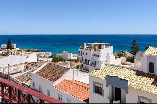 Top Floor Ocean View Apartment – Near Beach Luz - Housity