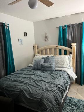 Cozy Corner BNB Margate - Housity