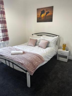 Stylish Town House - Modern double room - 5 - Housity
