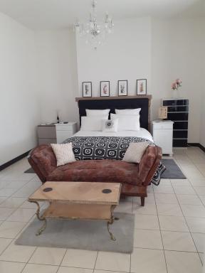 Oasis Master Suite - Housity