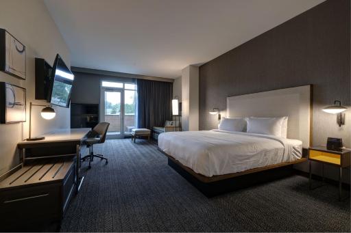 Courtyard by Marriott Iowa City University Heights - Housity