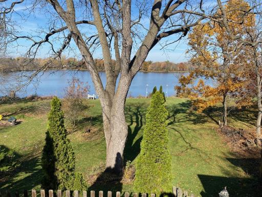 Downtown Delavan Lake Home - Housity