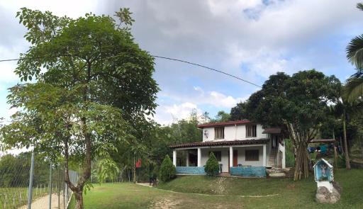 Refugio a orilla del Rio - Housity