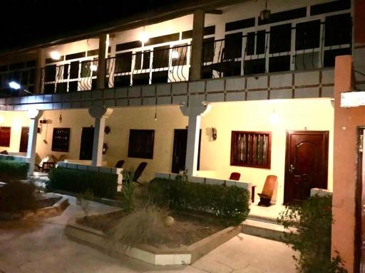 HÔTEL LE DJIOSFALA miroir de la Terranga - Housity