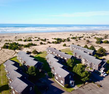 Lighthouse Oceanfront Resort - Housity