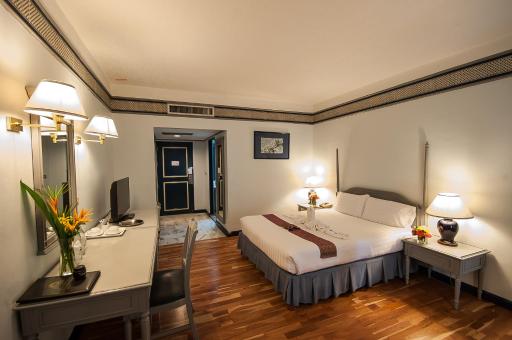 Diamond Plaza Hotel - Housity