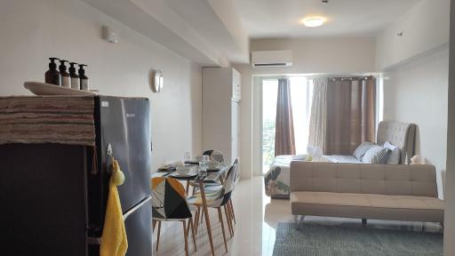Spacious Condo Living in Abreeza Mall - Housity