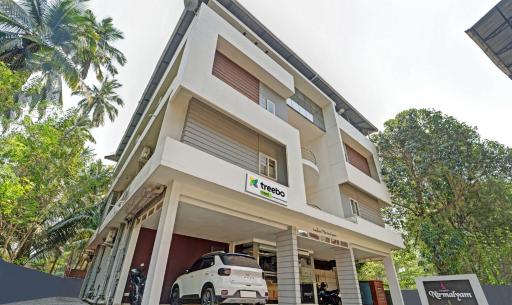 Treebo Sreepathi Nirmalyam 400 Mts From Guruvayoor Temple - Hizvo