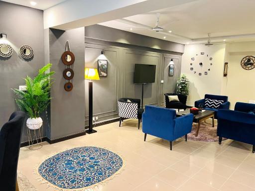 Freddy's Royal Family Apartments - Housity