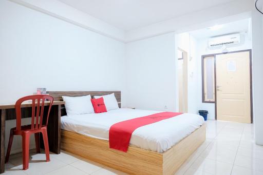 RedDoorz near Tugu Pers Jambi - Housity