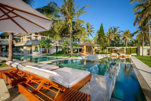 Villa Vedas - 50m to Batu Tampih Beach - Housity