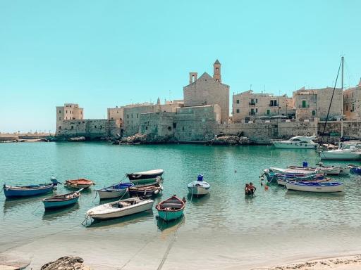 Giovinazzo Suite Pavone Griffi - Housity