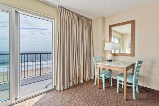 Americana Hotel Boardwalk - Housity