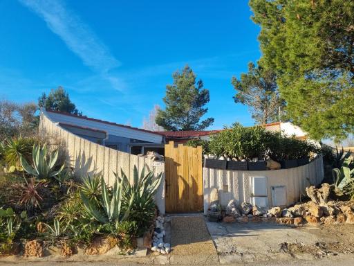 Torreilles plage: villa atypique bord de mer méditerranée - Housity