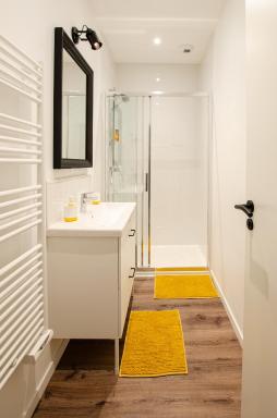 Chill and sun, 2 chambres avec stationnement - Housity