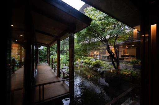Sakahijiri Nikko - Housity