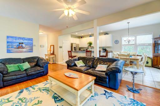Surf City Vacation Rental Walk to Beach! - Housity