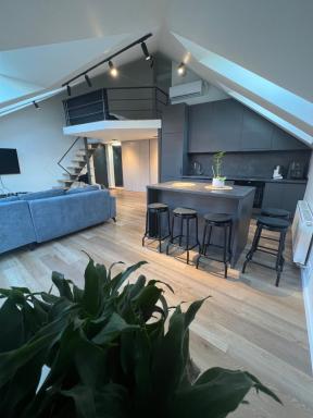 LOFT 1 BD Castle Apartament with free parking - Housity