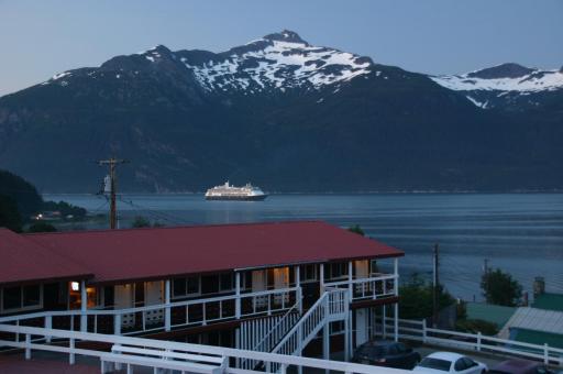 Captain's Choice Motel - Housity