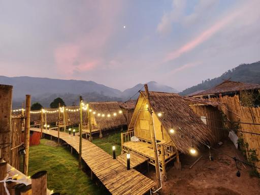 Yellowstone Camps Resort Sapan - Housity
