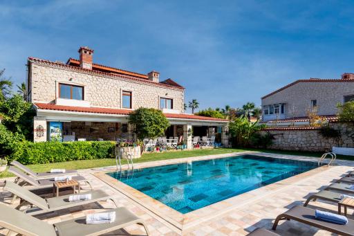 Alacati Koclu Konagi Hotel - Housity
